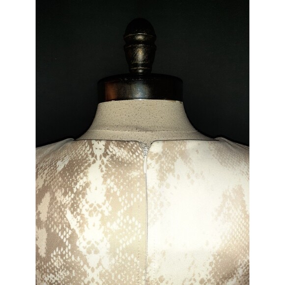 CALVIN KLEIN Sz 10 Sheath Dress Beige Ivory Animal Print Sleeveless Stretch Knit - Picture 5 of 6